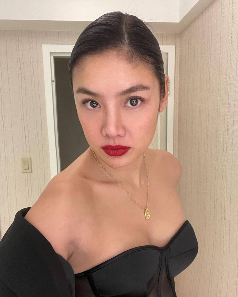 樂基兒離婚后，密密曬性感照。