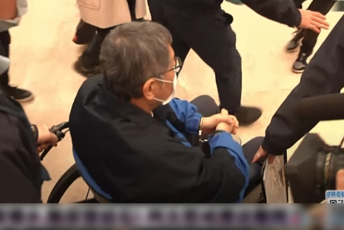 柯文哲因左腎積水、尿管結(jié)石需手術(shù)。