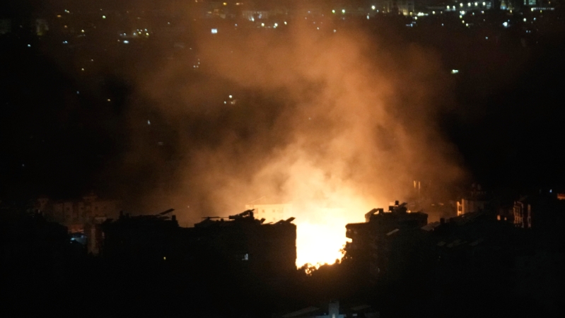 以色列對黎巴嫩貝魯特達希耶發(fā)動空襲。 （美聯(lián)社）.jpg