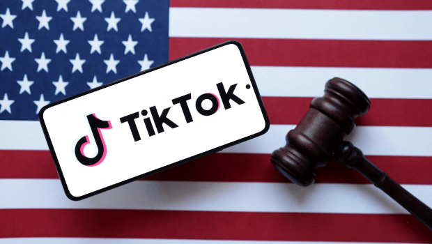 字節(jié)跳動(dòng)必須在4月5日前找到TikTok的非中國(guó)買家，否則將面臨美國(guó)以國(guó)家安全為由的禁令。