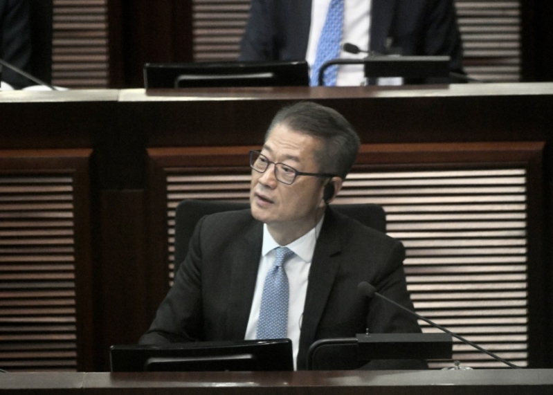 新一份《財政預算案》公布，提出取消中小學、幼兒園2500元學生津貼。