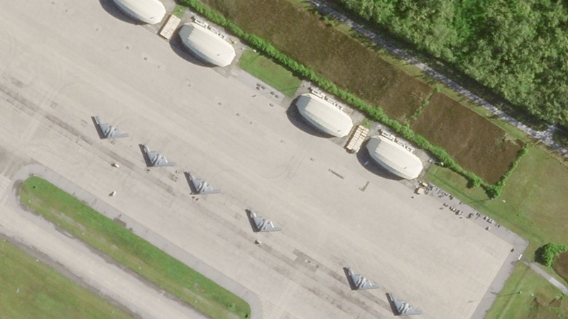 特朗普宣布對等關稅同一天，6架B-2轟炸機移至英屬印度洋領地迪戈加西亞島的英美軍事基地。 美聯(lián)社