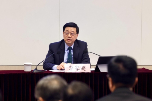 李家超指，出席座談會(huì)的愛國(guó)者治港代表，要認(rèn)真學(xué)習(xí)并將全國(guó)兩會(huì)精神轉(zhuǎn)化為實(shí)際行動(dòng)。李家超fb