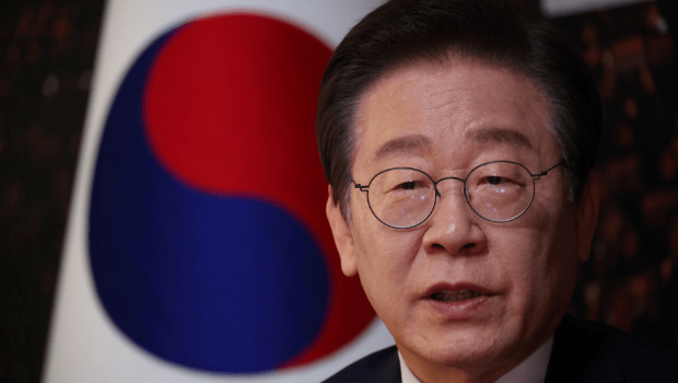 在下屆總統(tǒng)熱門人選民調中，目前李在明以絕對優(yōu)勢領跑。 路透社