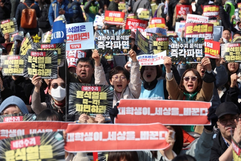 總統(tǒng)官邸外尹錫悅支持者。 路透社