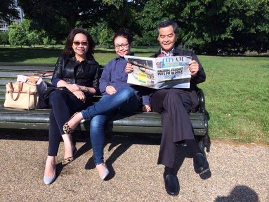 梁振英(右) 梁振英(右)