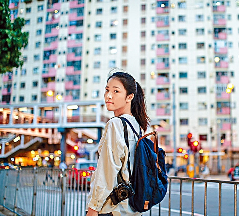 許穎婷逃亡美國(guó)。