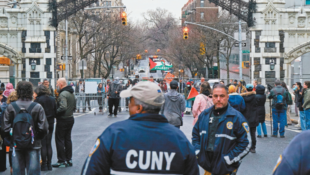 紐約州至少50國(guó)際學(xué)生簽證被取消