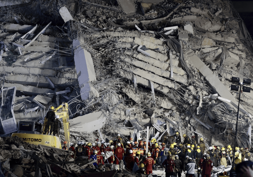 建筑物倒塌 建筑物倒塌