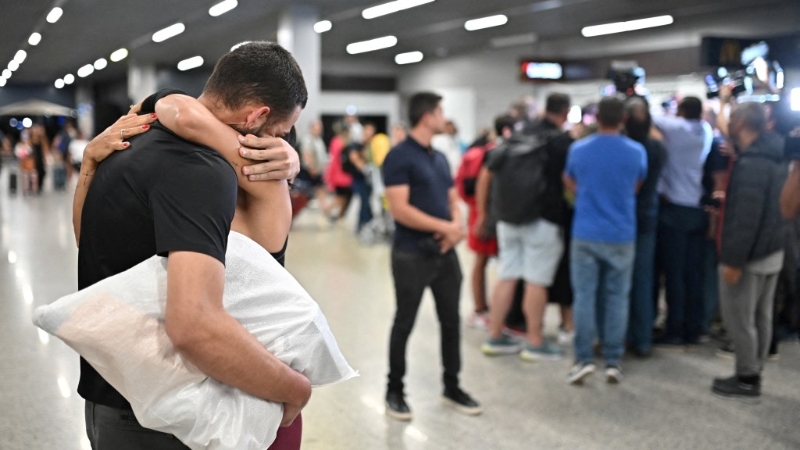 被美國(guó)驅(qū)逐的巴西移民幾經(jīng)轉(zhuǎn)折抵達(dá)美景市。