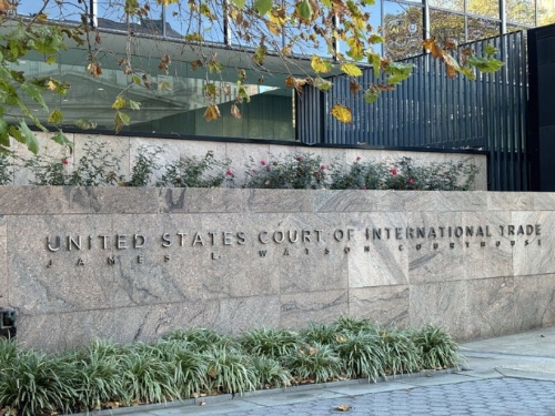 美國(guó)5家企業(yè)入稟國(guó)際貿(mào)易法院，斥特朗普越權(quán)，要求阻止向貿(mào)易伙伴征收全面關(guān)稅。 LinkedIn圖片