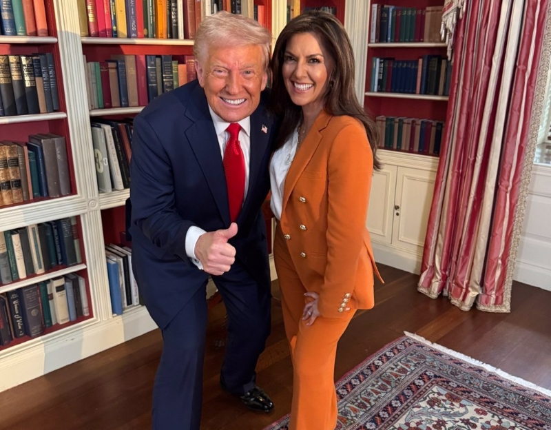 川普接受福斯新聞主持人瑞秋?坎波斯-達(dá)菲的訪問時(shí)，修改了他的驅(qū)逐非法移民決策。