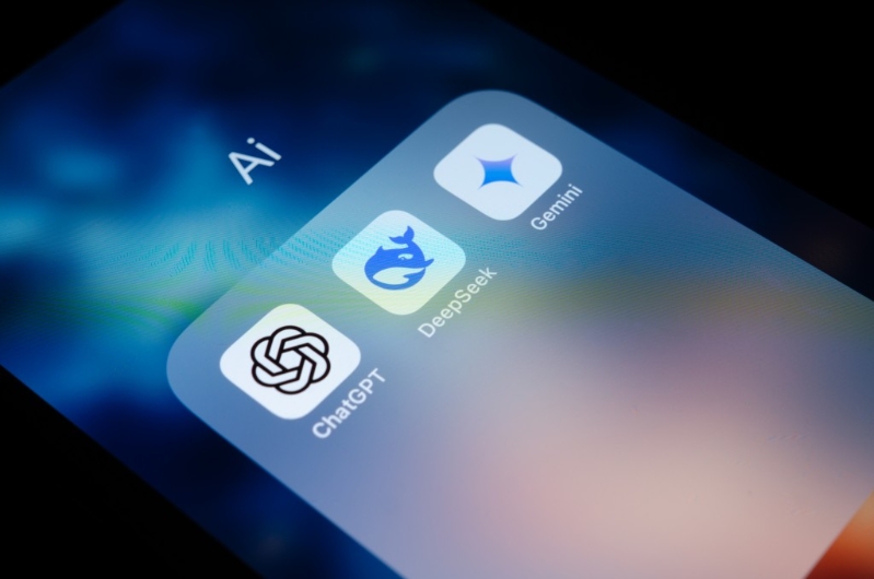 盧志偉表示，隨著更多AI模型出現(xiàn)、開源及更新，企業(yè)運(yùn)用AI輔助ESG實(shí)施的成本正在下降。