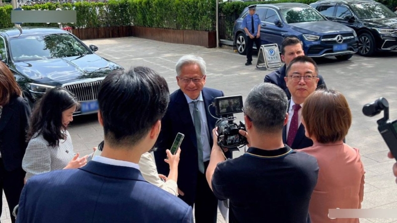 英偉達CEO黃仁勛時隔3個月今午再訪京。 玉淵譚天