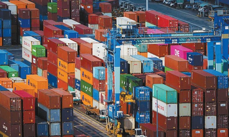 關(guān)稅沖擊多個產(chǎn)業(yè) 關(guān)稅沖擊多個產(chǎn)業(yè)