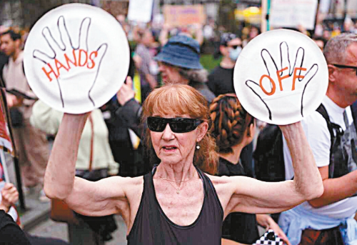 全美逾700城爆反特朗普示威 全美逾700城爆反特朗普示威