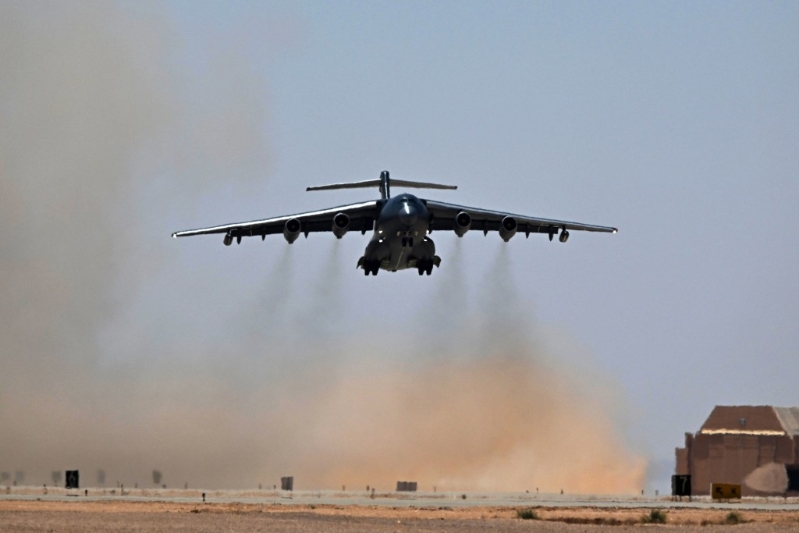 中國(guó)運(yùn)油20升空。 埃及國(guó)防部