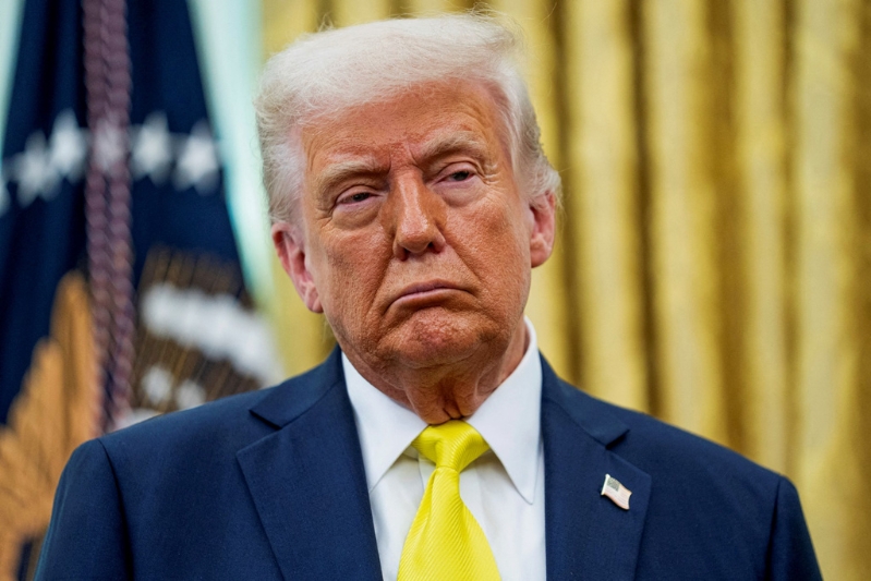 美國總統(tǒng)川普20日列出8項(xiàng)非關(guān)稅作弊手段，當(dāng)中包含匯率操縱、出口補(bǔ)貼等，當(dāng)中特別點(diǎn)名歐盟及日本。（路透）