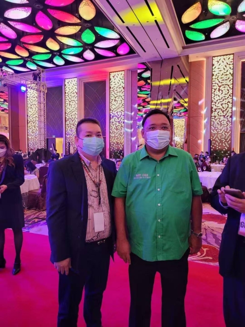 廖某與不同政商界猛人合照流出。facebook@Boy Arsenio Evangelista