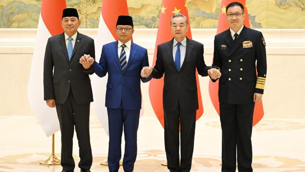 中國與印尼21日舉行外長防長2＋2對話機制首次部長級會議。