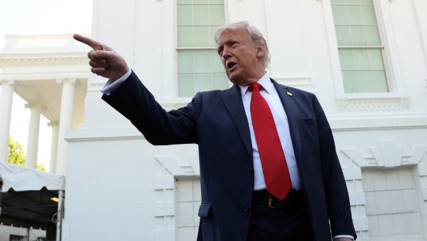 特朗普指責(zé)澤連斯基不承認俄占領(lǐng)克里米亞，使達成和平協(xié)議變得困難。