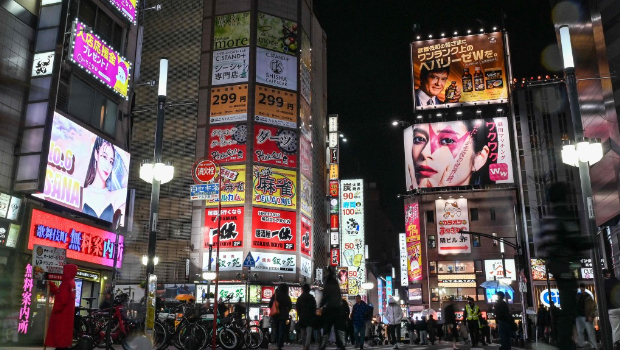 有網(wǎng)民指，4月26日那天先申請(qǐng)?jiān)诩疑习?。法新? class=