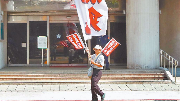 綠營推大罷免亂象引發(fā)質(zhì)疑。