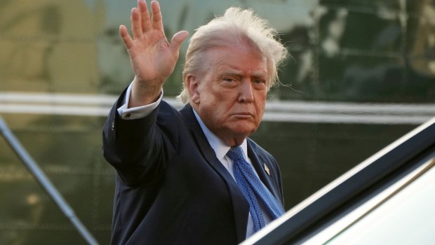 特朗普總統(tǒng)近期在貿(mào)易政策與對(duì)中國(guó)立場(chǎng)上的語調(diào)轉(zhuǎn)變，引發(fā)華爾街投資界的高度關(guān)注。