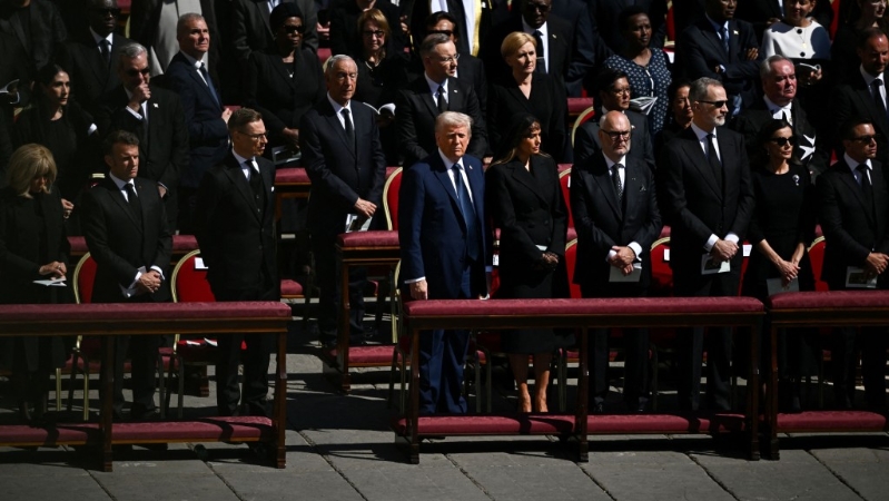 教宗方濟(jì)各葬禮上的特朗普夫婦。 路透社