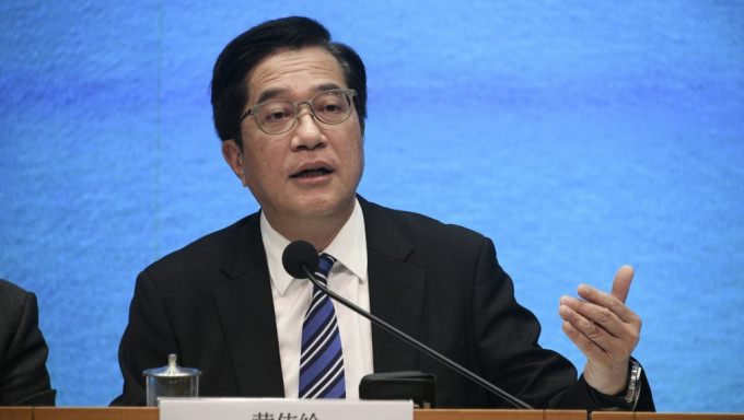 黃偉綸表示，如果有人嘗試衝擊香港金融市場(chǎng)的穩(wěn)定，我們會(huì)對(duì)他迎頭痛擊，不會(huì)手軟。陳浩元攝