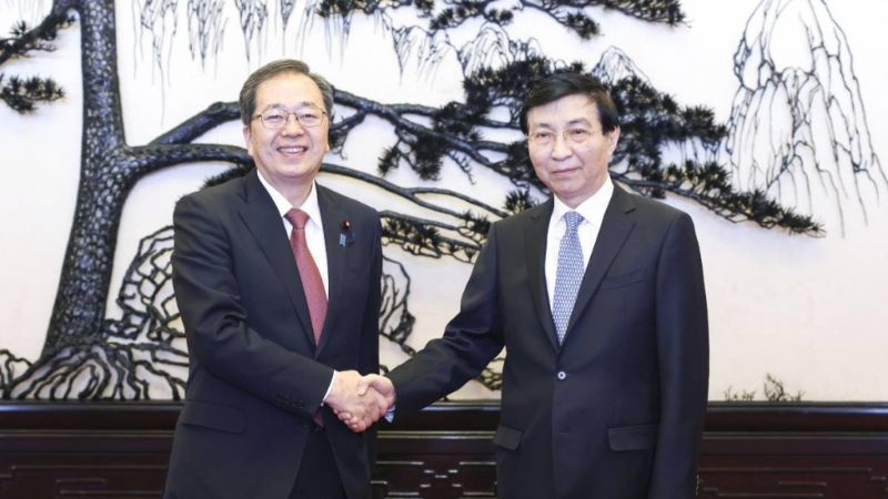 王滬寧在北京會見日本公明黨黨首齊藤鐵夫。 新華社