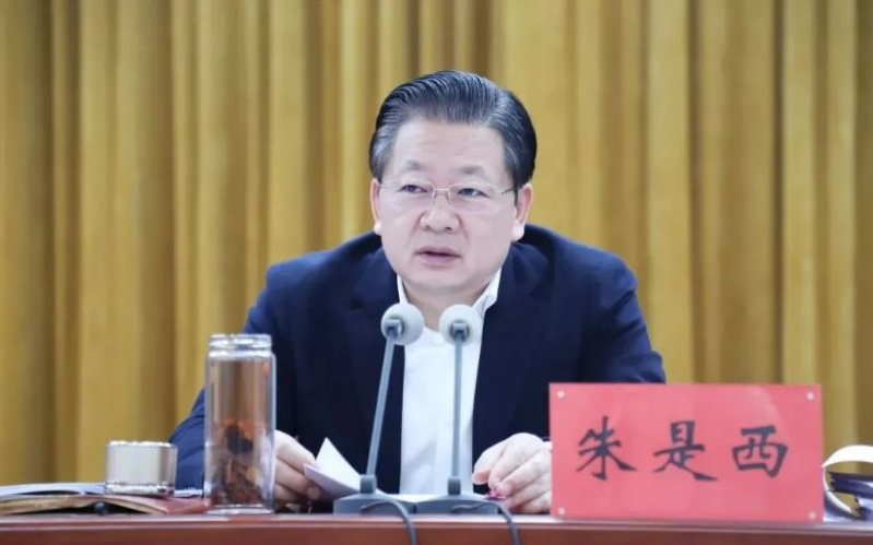 朱是西被指官迷心竅、搞政績工程，并涉及權(quán)錢交易、權(quán)色交易等行為。 微博.jpg