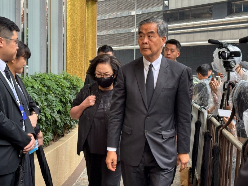 全國(guó)政協(xié)副主席、前特首梁振英伉儷。