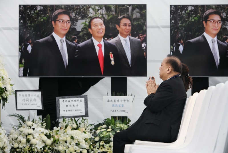 李兆基今（28日）舉行團(tuán)體公祭及大殮出殯儀式。