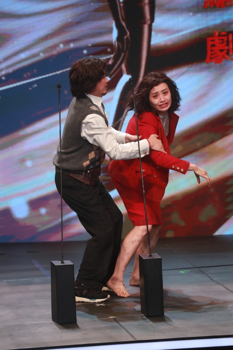 陳法拉與張家輝以《贖夢》的角色造型現(xiàn)身。