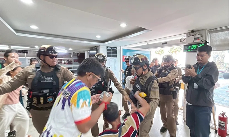 死者家屬情緒激動。 微信@泰國之眼