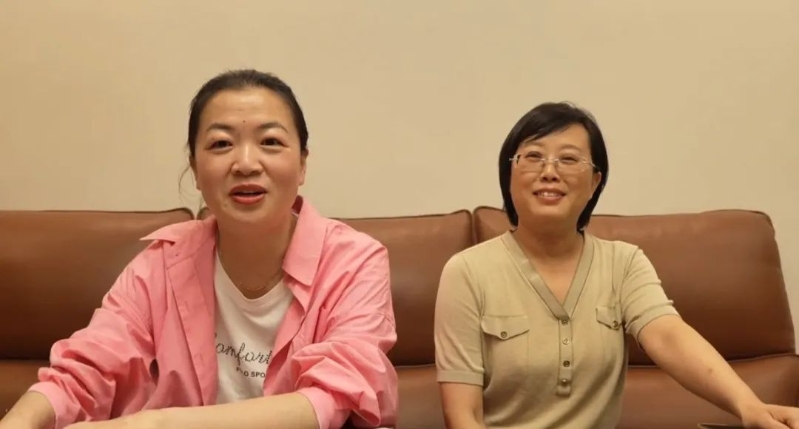 王女士與同伴在借宿家中 王女士與同伴在借宿家中