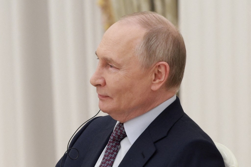 普京表示有足夠?qū)嵙ν瓿蓪蹩颂m行動。