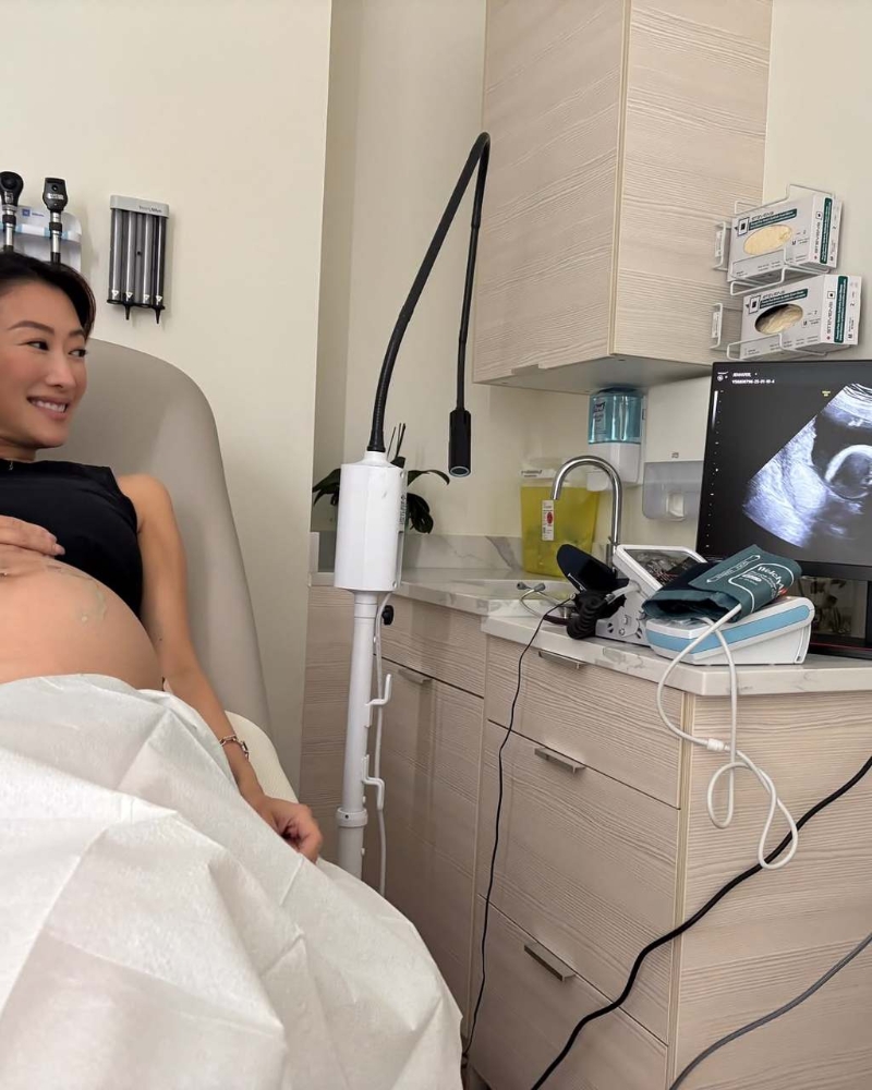 謝婷婷開心曬出孕肚。