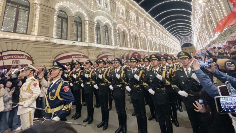 解放軍儀仗司禮大隊參與莫斯科閱兵式第二次彩排。中新社