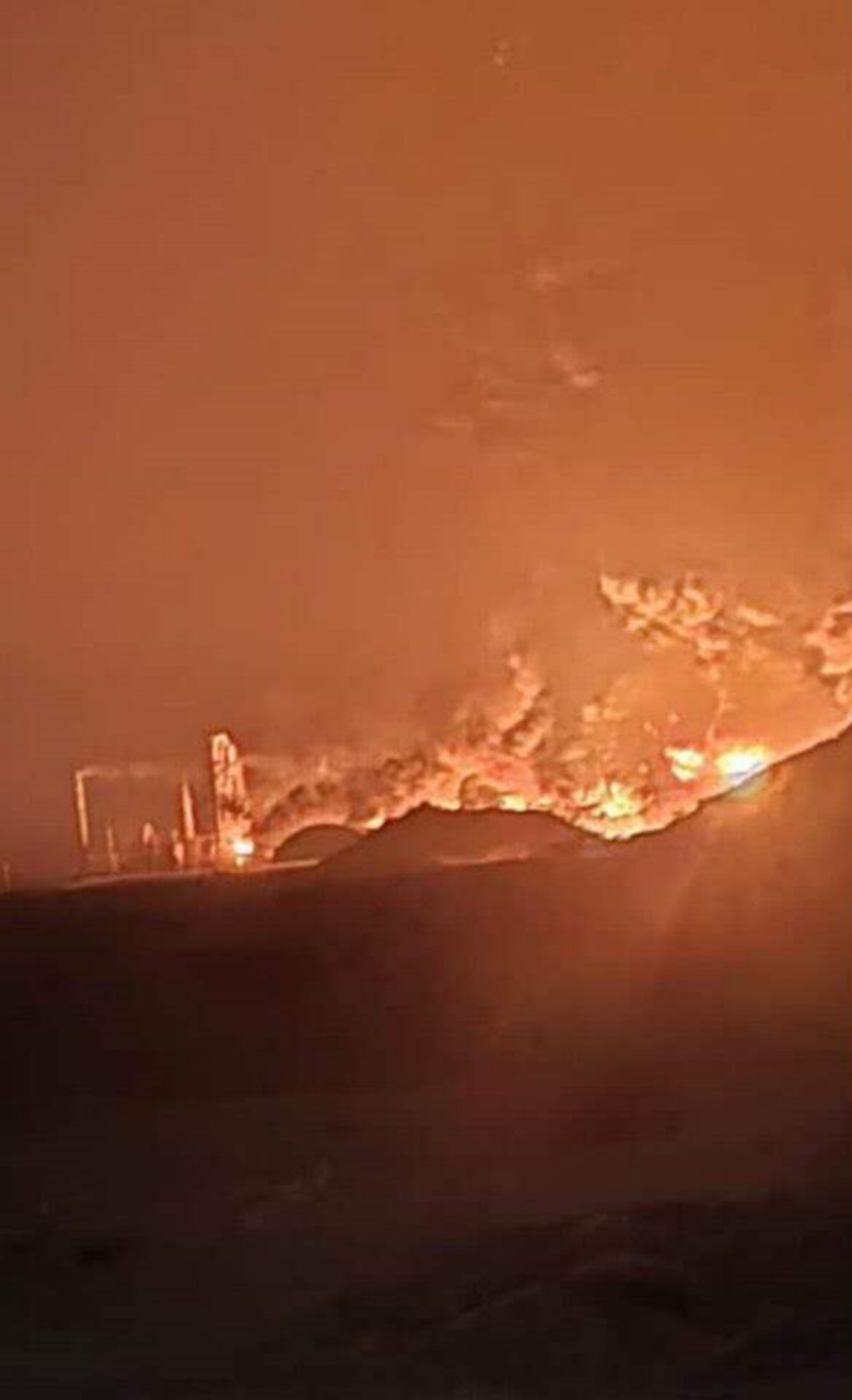 以色列空襲也門荷臺(tái)達(dá)港至少2死42傷。 新華社