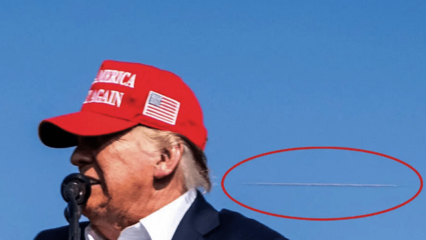 紐時(shí)攝影記者米爾斯憑藉拍攝的特朗普遇刺事件子彈劃過(guò)的照片，榮獲突發(fā)新聞攝影獎(jiǎng)。