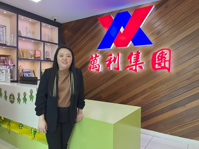 汽車零件商萬(wàn)利集團(tuán)董事財(cái)政林慧萍表示，選用即時(shí)配送平臺(tái)，取代公司部分自家車隊(duì)，可削減35%人工成本。