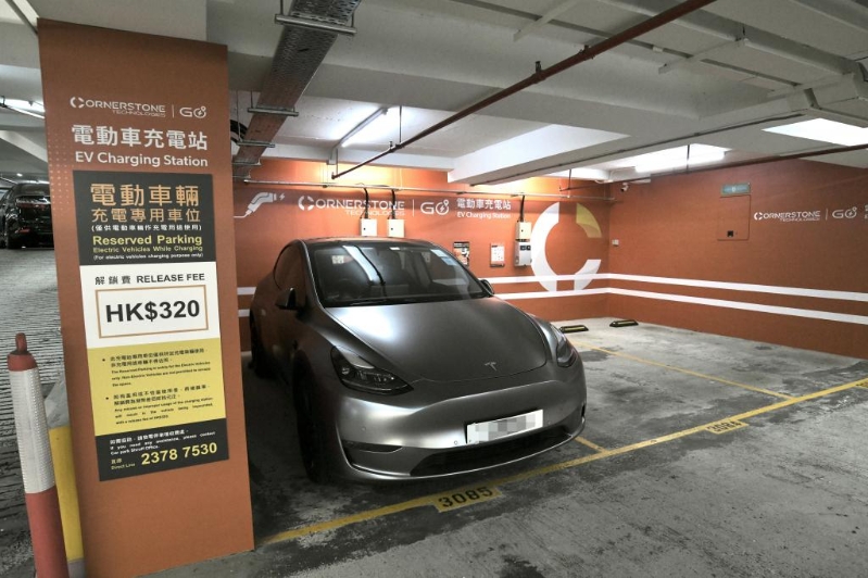 至今年2月底，香港電動(dòng)車數(shù)量達(dá)11.4萬輛，較2019年增加10萬輛。