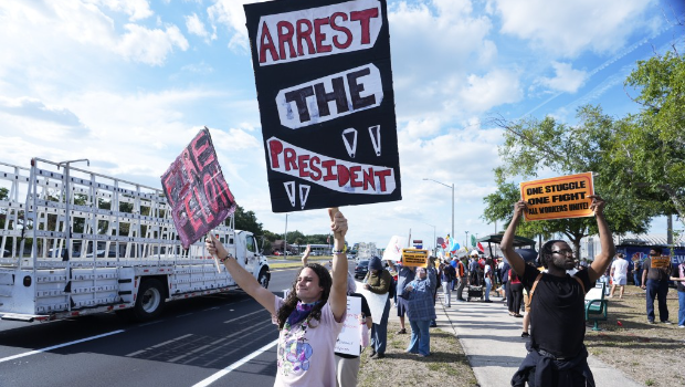 美國多個城市在國際勞動節(jié)有數(shù)以萬計人上街，捍衛(wèi)移民權(quán)利。