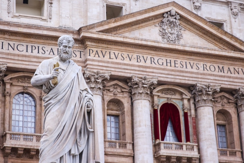 5月6日，圣彼得大教堂的圣彼得雕像。