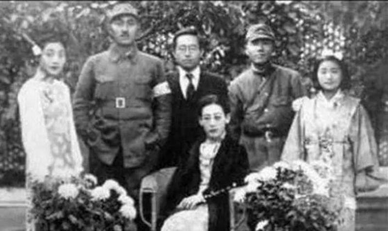 川島芳子也是清朝皇室后代。