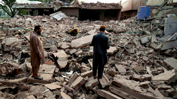 畫(huà)面為7日巴基斯坦旁遮普邦（Punjab）民房被印度飛彈擊中后淪為瓦礫堆。