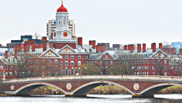 哈佛大學(xué)校園意識形態(tài)爭奪戰(zhàn)愈演愈烈 哈佛大學(xué)校園意識形態(tài)爭奪戰(zhàn)愈演愈烈