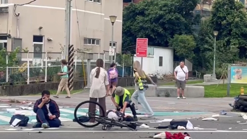 新北三峽車禍，75歲翁駛車暴沖人群，10多人受傷4命危。1